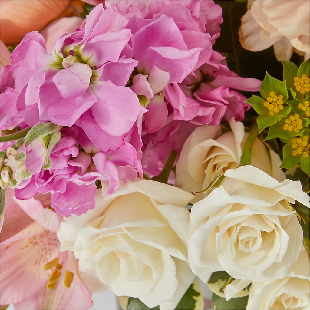 Paradise Bouquet –  Salon Diane Aubin Fleuriste Inc., Jonquiere PQ