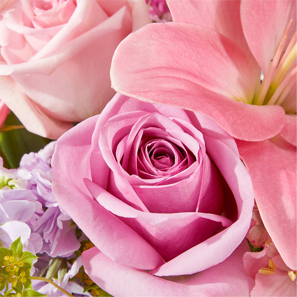 The Crown Jewel Bouquet –  Salon Diane Aubin Fleuriste Inc., Jonquiere PQ