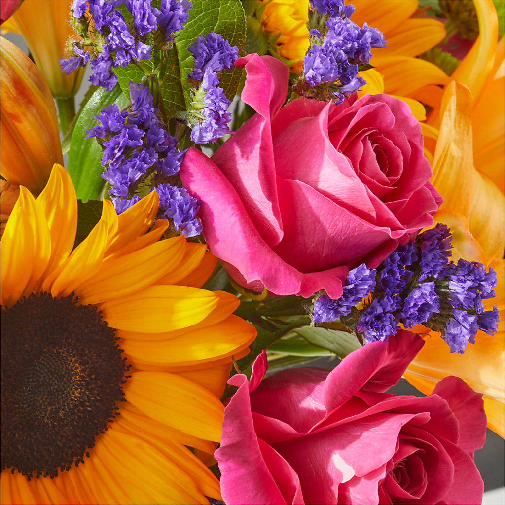 Joyful Bouquet –  Salon Diane Aubin Fleuriste Inc., Jonquiere PQ