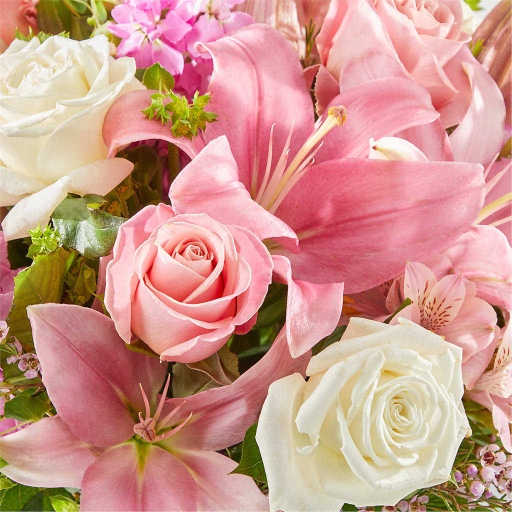 Ethereal Beauty Bouquet –  Salon Diane Aubin Fleuriste Inc., Jonquiere PQ