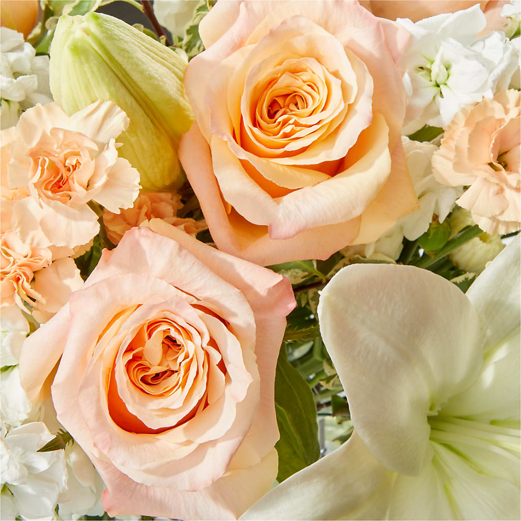 Darling Bouquet –  Salon Diane Aubin Fleuriste Inc., Jonquiere PQ