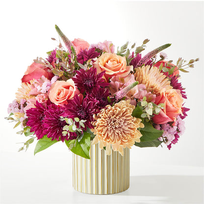 Berry Cobbler Bouquet with Ivory Vase –  Salon Diane Aubin Fleuriste Inc., Jonquiere PQ