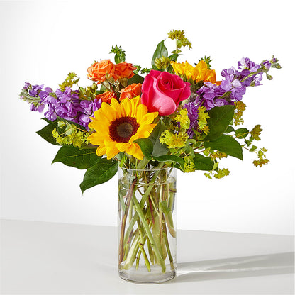 Vibrant Greetings Bouquet –  Salon Diane Aubin Fleuriste Inc., Jonquiere PQ