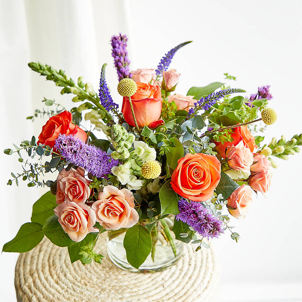 The Standout Bouquet –  Salon Diane Aubin Fleuriste Inc., Jonquiere PQ