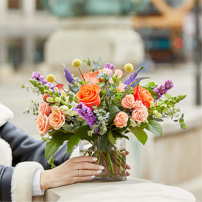 The Standout Bouquet –  Salon Diane Aubin Fleuriste Inc., Jonquiere PQ