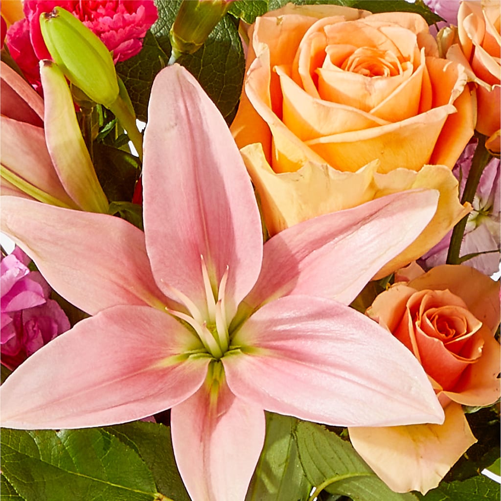 Bisous Bouquet –  Salon Diane Aubin Fleuriste Inc., Jonquiere PQ