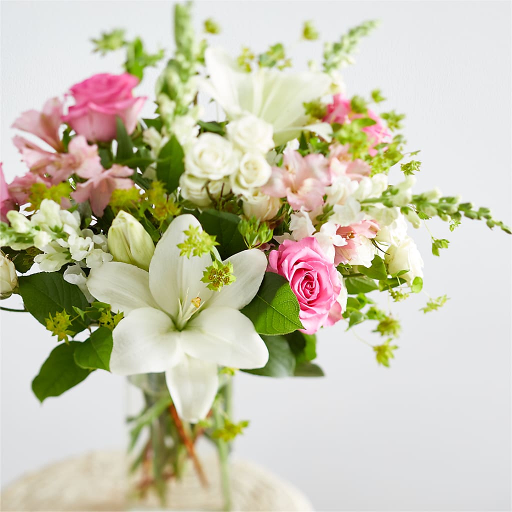 Fondly Bouquet –  Salon Diane Aubin Fleuriste Inc., Jonquiere PQ