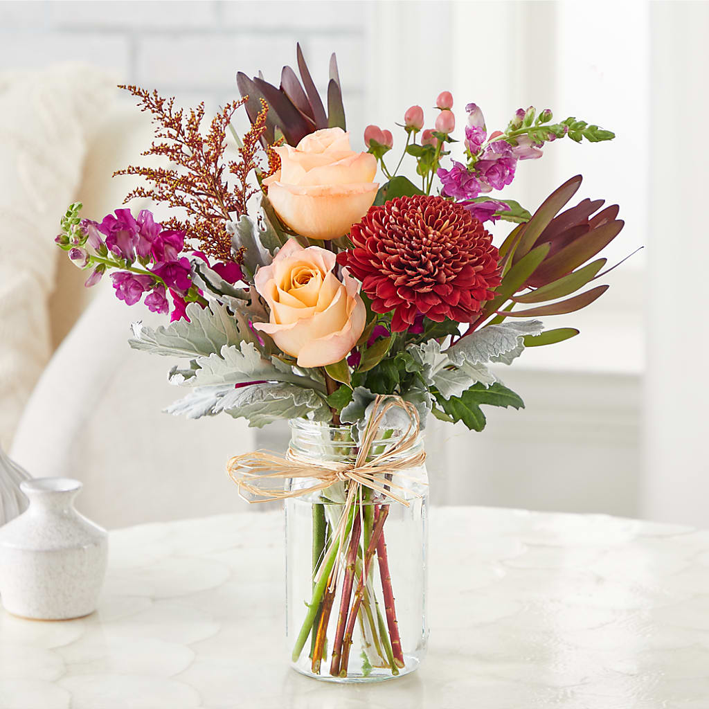 Moody Hues Bouquet –  Salon Diane Aubin Fleuriste Inc., Jonquiere PQ