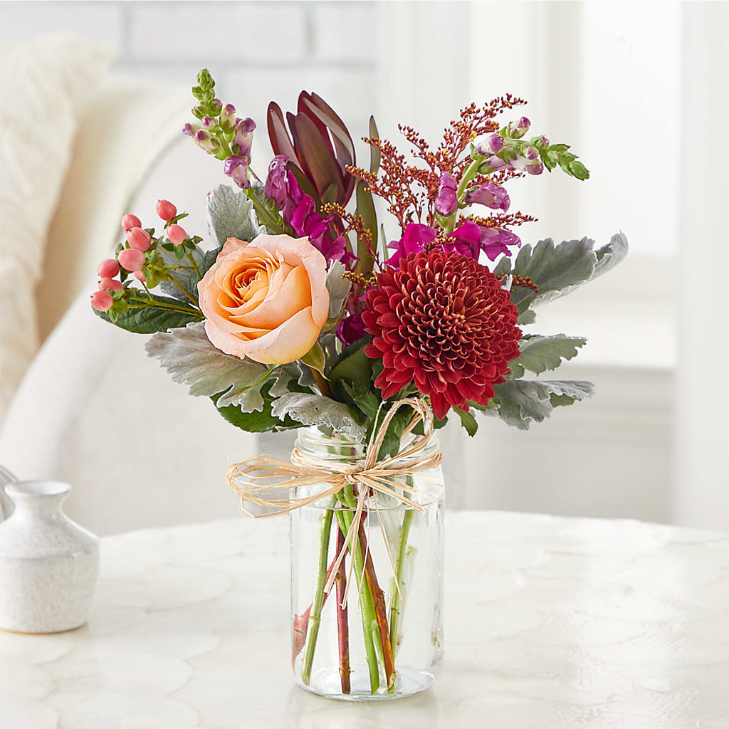 Moody Hues Bouquet –  Salon Diane Aubin Fleuriste Inc., Jonquiere PQ
