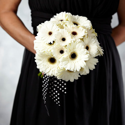 Daisy Delight Bouquet –  Salon Diane Aubin Fleuriste Inc., Jonquiere PQ