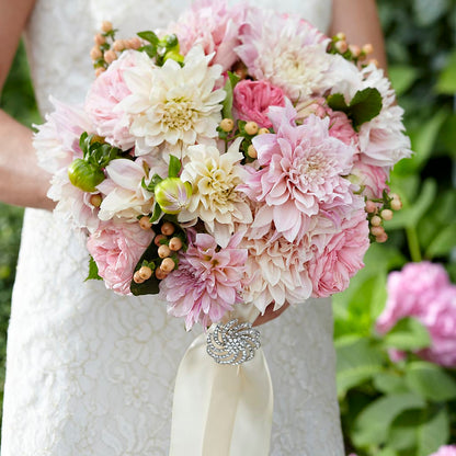 Heart's Promise Bouquet –  Salon Diane Aubin Fleuriste Inc., Jonquiere PQ