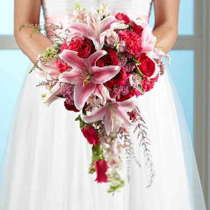 Lily & Rose Bouquet –  Salon Diane Aubin Fleuriste Inc., Jonquiere PQ