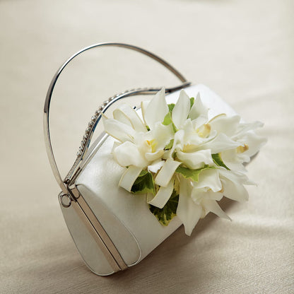 White Purse Decor –  Salon Diane Aubin Fleuriste Inc., Jonquiere PQ