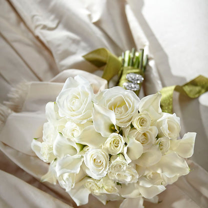 Serene Highness Bouquet –  Salon Diane Aubin Fleuriste Inc., Jonquiere PQ